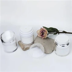 100 мл акрилно бурканче за крем с вътрешно покритие